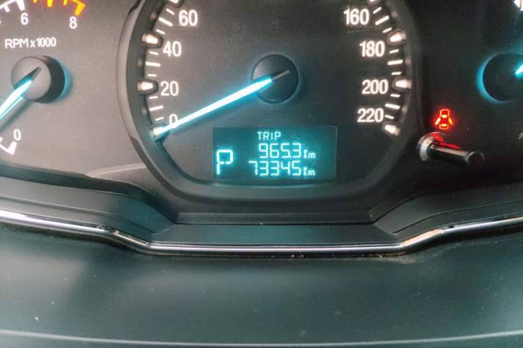 Used Ford Escort 2015 1.5L Automatic Fashion Model Odometer Close Up