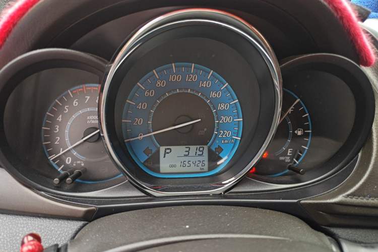 Used Toyota YARiS L Zhi Xuan 2015 1.5E Automatic Charm Edition
