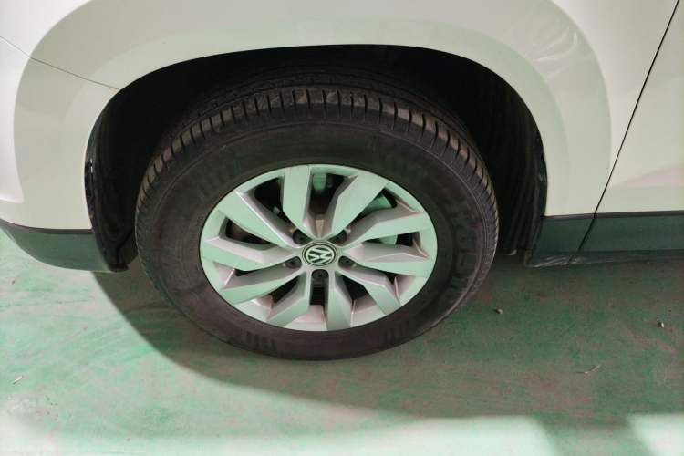 Used Volkswagen Tharu 2019 280TSI Two-Wheel-Drive Trend Edition China V Standard Left Front Wheel Hub