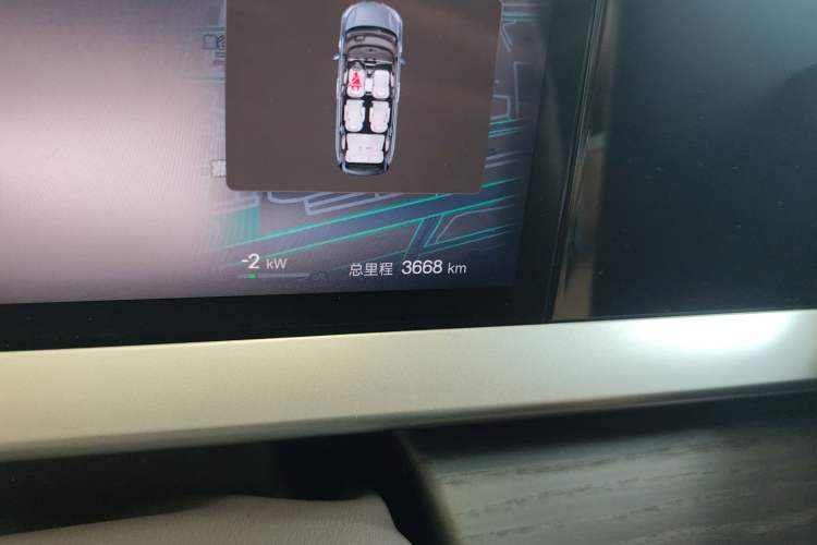 Used Denza D9 2025 DM-i Intelligent Drive 1020 Four-Wheel Drive Flagship Model Odometer Close Up