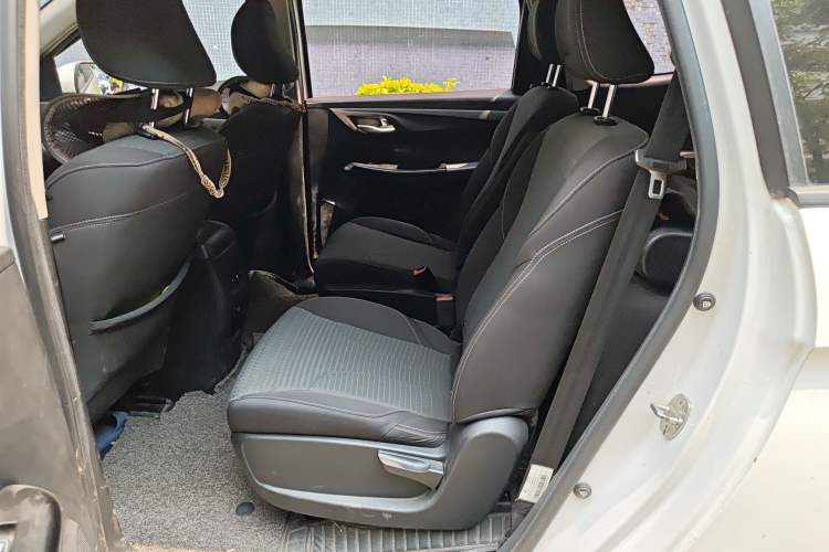 Used Baojun 730 2021 1.5L Manual Fashion Version 7 Seats Left Rear Seat