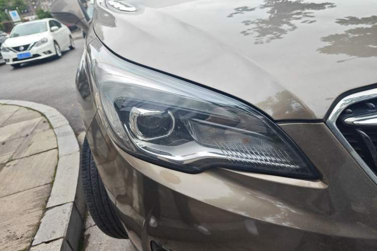 Used Buick Envision 2018 28T Four-Wheel Drive Luxury Model
