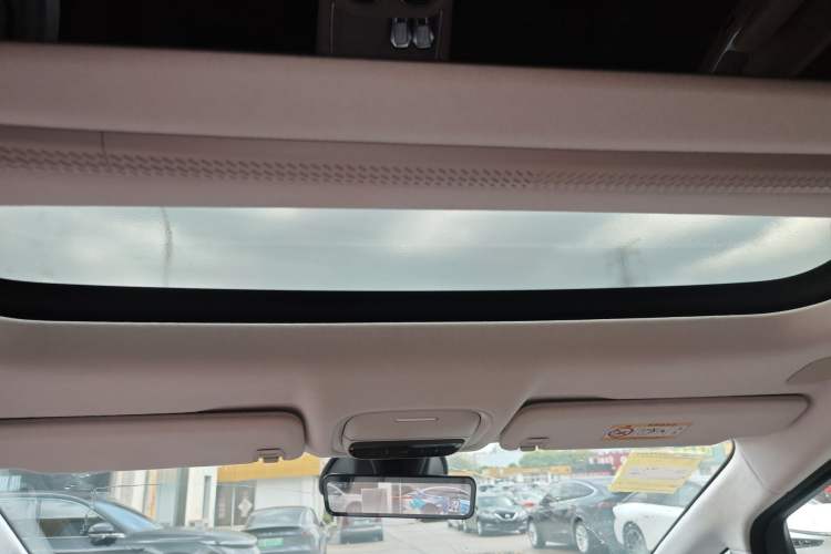 Used XPeng X9 2025 740 Ultra-Long Range Max Headliner
