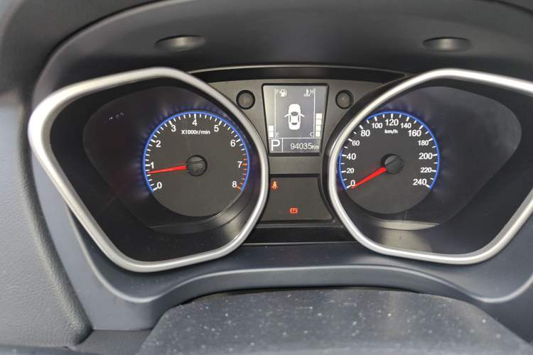 Used Geely Auto GX7 2015 Sport Edition 2.0L Automatic Luxury Model Instrument Cluster
