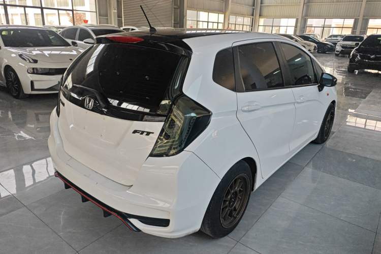 Used Honda Fit 2018 1.5L Manual Comfort Version
