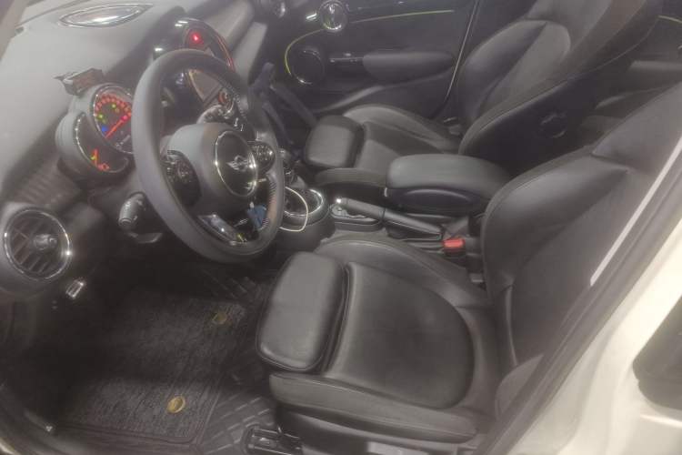 Used MINI MINI 2016 1.5T COOPER Performance Edition 5-door version