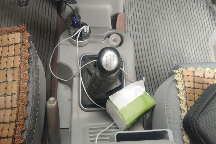 Used FORTHING Lingzhi 2016 M3L 1.6L 7-Seater Comfort Model Gear Lever