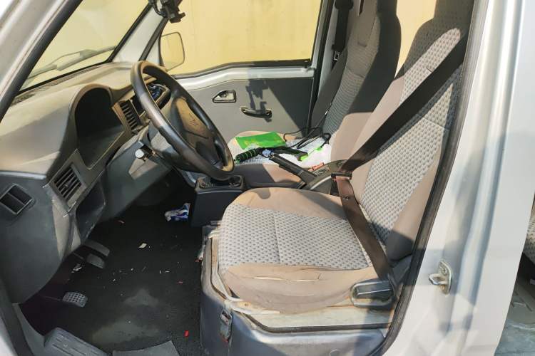 Used Wuling Zhiguang 2015 1.2L Practical LS-I Model