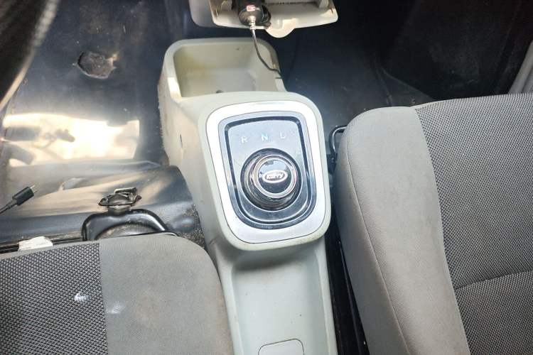 Used Karry Youyou EV 2021 Van Model SQR5037 Gear Lever