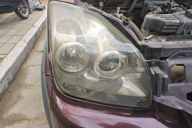 Used Suzuki Wagon R X5 2013 Cruise Edition 1.4L VVT Luxury Model China V Standard Right Front Headlight