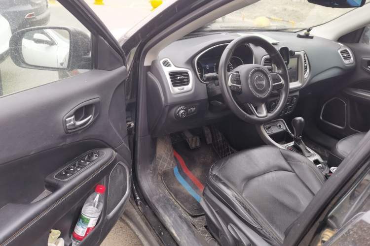 Used Jeep Compass 2017 200T Automatic Family Edition
