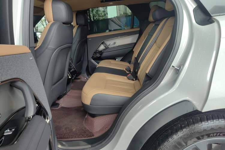 Used Land Rover Range Rover Sport 2023 400PS Dynamic SE
