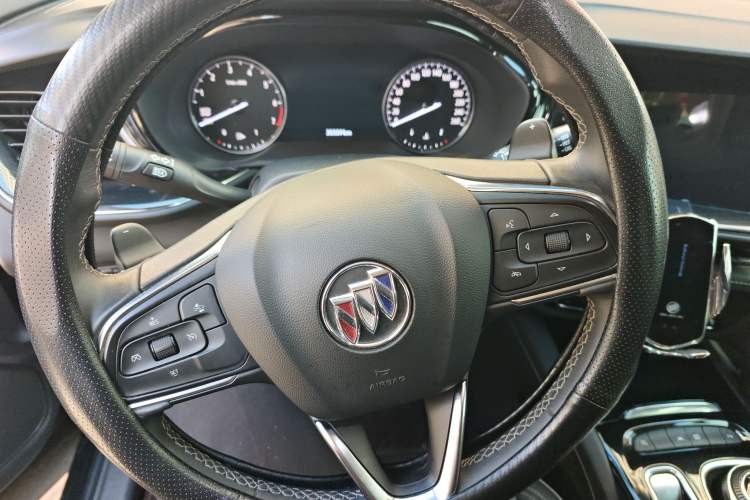 Used Buick Envision 2022 Encore S 552T Two-Wheel-Drive Luxury Model
