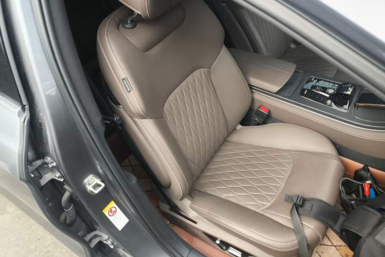 Used BYD Han 2023 DM-i Champion Edition 121KM Prestige Model
