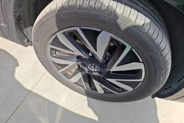 Used Volkswagen Tayron 2023 330TSI Two-Wheel-Drive R-Line High-Energy Version Right Front Wheel Hub