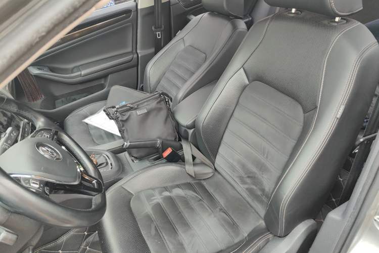 Used Volkswagen Sagitar 2017 230TSI Automatic Luxury Edition
