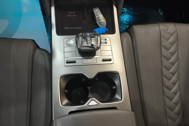 Used BYD Song L DM-i 2025 Intelligent Driving Version 160 km Beyond-Range Type