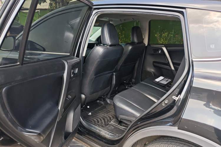 Used Toyota RAV4 2016 2.0L CVT Two-Wheel Drive Smart Edition China V Standard
