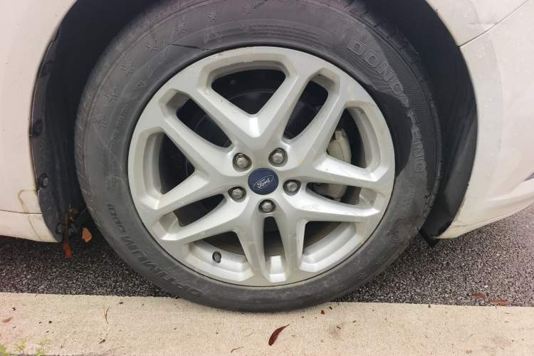 Used Ford Mondeo 2013 1.5L GTDi180 Fashion Edition Right Front Wheel Hub