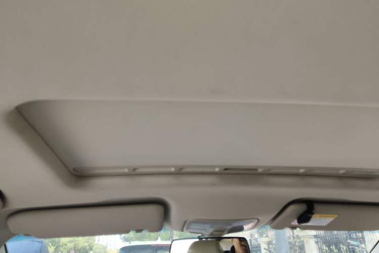 Used Roewe 360 2015 1.5L Manual Luxury Edition