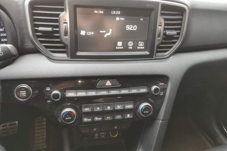 Used Kia KX5 2017 1.6T Automatic Two-Wheel Drive 15th Anniversary Special Edition DLX Audio And AC Panel