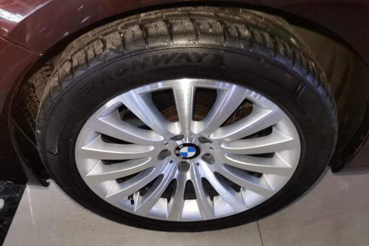 Used BMW 5 Series GT 2015 535i Leading Model
