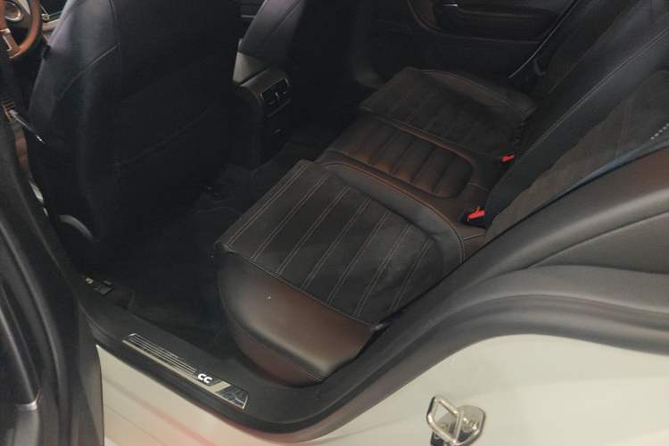 Used Volkswagen FAW-Volkswagen CC 2016 1.8TSI Prestige Model
