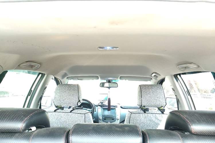 Used BYD S6 2014 2.0L Manual Luxury 5-Seater Headliner