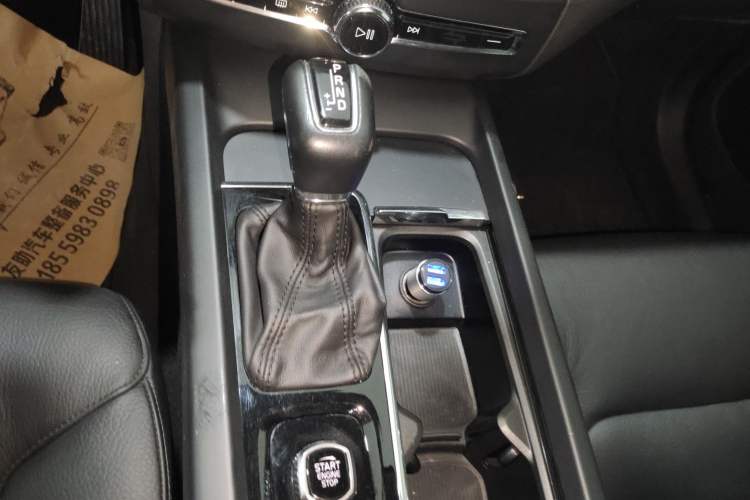 Used Volvo XC60 2019 T5 4x4 Smart Edition China V Standard Gear Lever