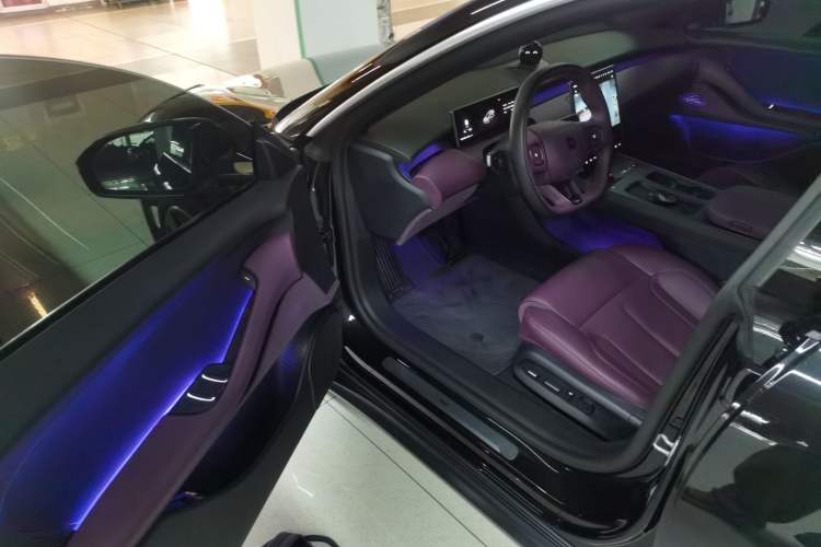 Used Nio ET5T 2023 75 kWh Touring Driver Seat