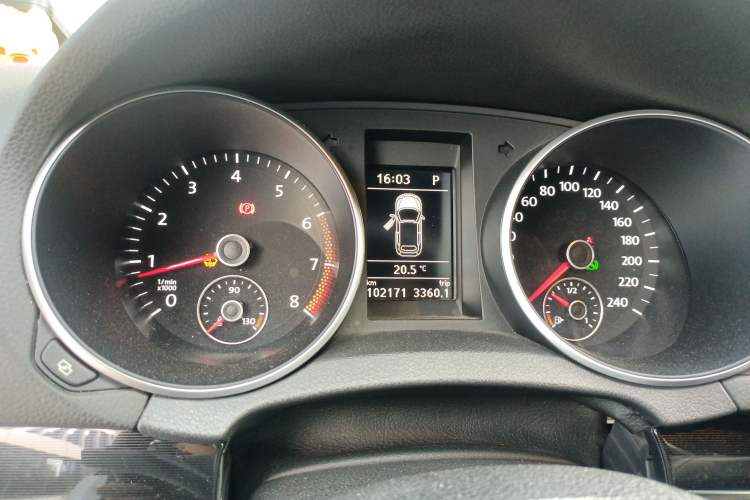 Used Volkswagen Golf 2012 1.4TSI Luxury Convertible Edition Instrument Cluster