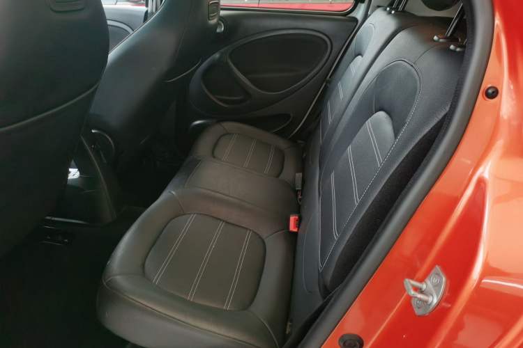 Used smart forfour 2016 0.9T 66 kW Pioneer Edition