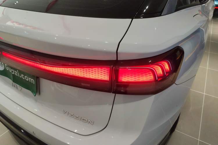 Used Volkswagen ID.7 VIZZION 2024 AIR model
