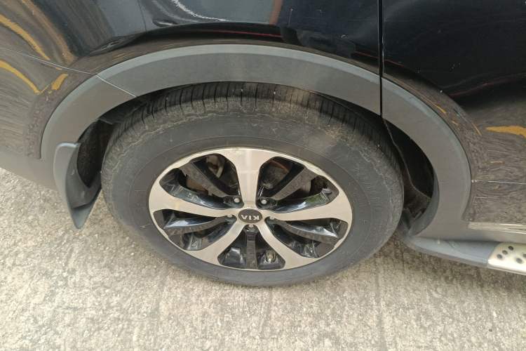 Used Kia Sorento 2015 Sorento L 2.4L Gasoline 4WD Elite Edition 5 Seats China IV Standard