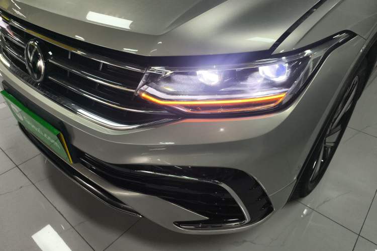 Used Volkswagen Tiguan L 2023 Restyled 330TSI Automatic Two-Wheel Drive R-Line Enhanced Comfort Version
