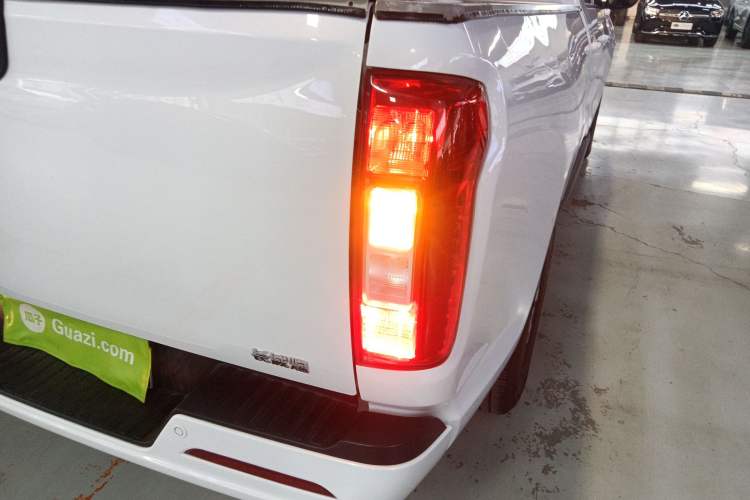 Used Great Wall Poer 2021 2.0T Commercial Version Automatic Diesel 4x4 Elite Long-Box GW4D20M Right Rear Taillight