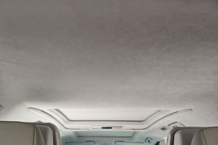 Used Buick GL8 2023 Avenir Aivia Six-Seat Deluxe Edition Headliner