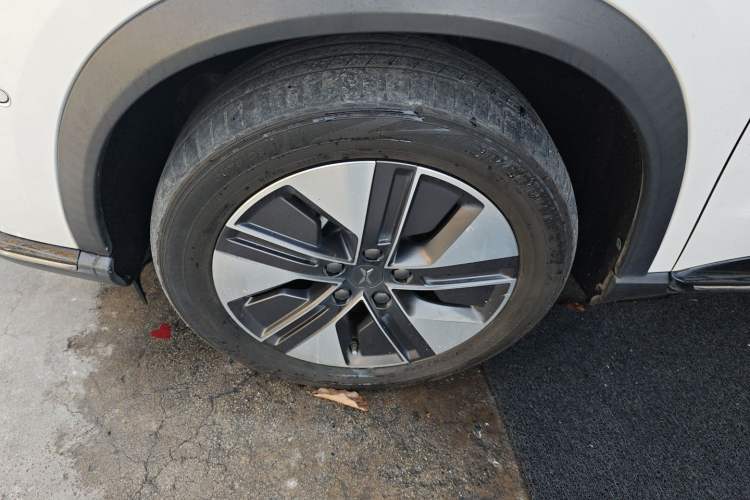 Used XPeng G3 2021 G3i 520N Left Front Wheel Hub