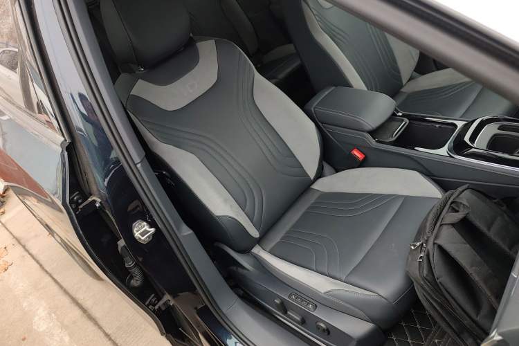 Used Volkswagen ID.4 CROZZ 2024 Facelifted PRO