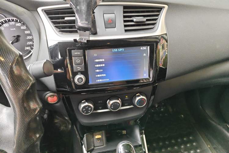 Used Nissan Sylphy 2016 1.6XV CVT Smart Enjoyment Version Audio And AC Panel