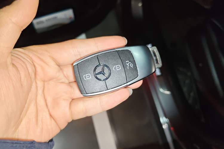 Used Mercedes-Benz GLC 2020 GLC 260 L 4MATIC Luxury Model Vehicle Key