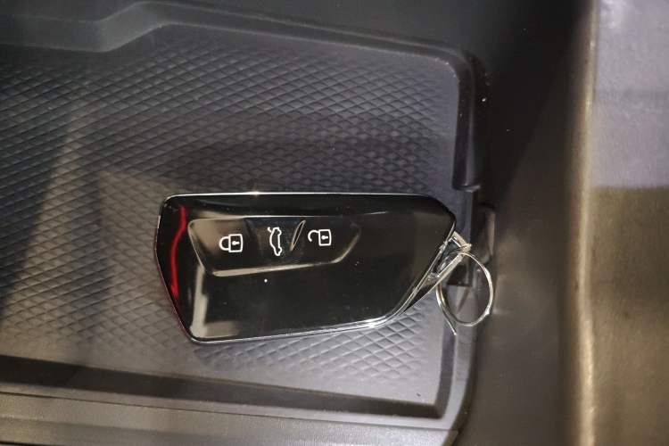 Used Volkswagen Passat 2025 Pro 380TSI Dragon Supreme Edition Vehicle Key