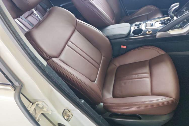 Used Peugeot 3008 2015 1.6THP Automatic Classic Edition Right Front Seat