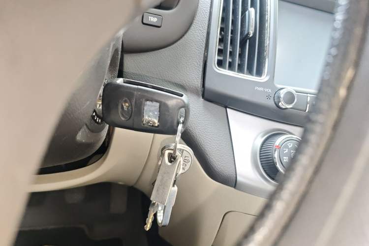 Used Hyundai Celesta 2011 1.6L Manual Luxury Model Vehicle Key