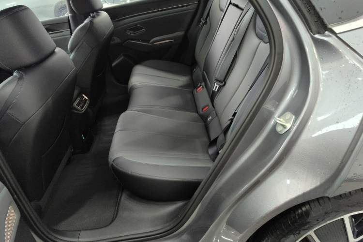 Used BYD Qin L 2025 DM-i Smart Drive 120KM Superior Model Left Rear Seat