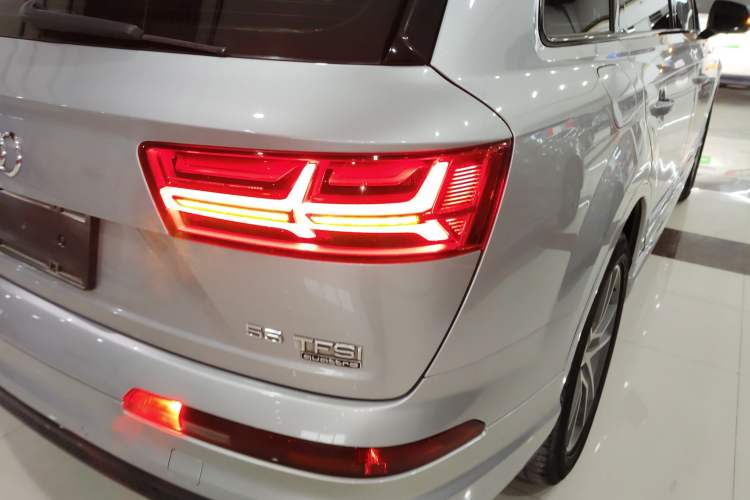 Used Audi Q7 2016 40 TFSI Comfort Model
