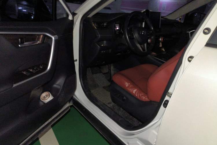 Used Toyota Wildlander 2022 2.0L CVT Two-Wheel Drive Luxury Edition