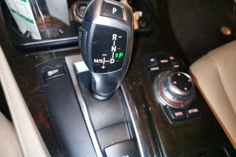 Used BMW 5 Series 2012 523Li Leading Model
