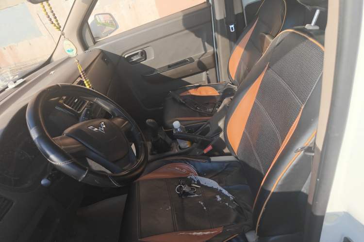 Used Wuling Rongguang V 2016 1.5L Standard Version Left Front Seat