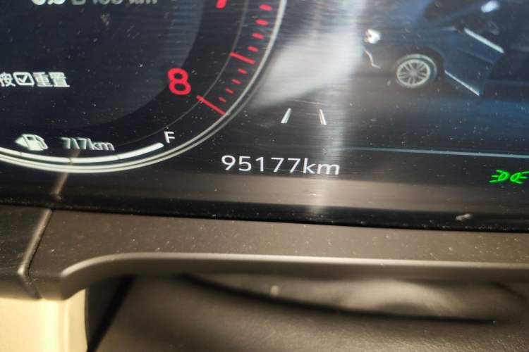 Used Buick GL8 2022 ES Landtrek 653T Flagship Model Odometer Close Up